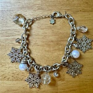 Vintage Avon Snowflake Winter Cha Cha Charms Charm Bracelet